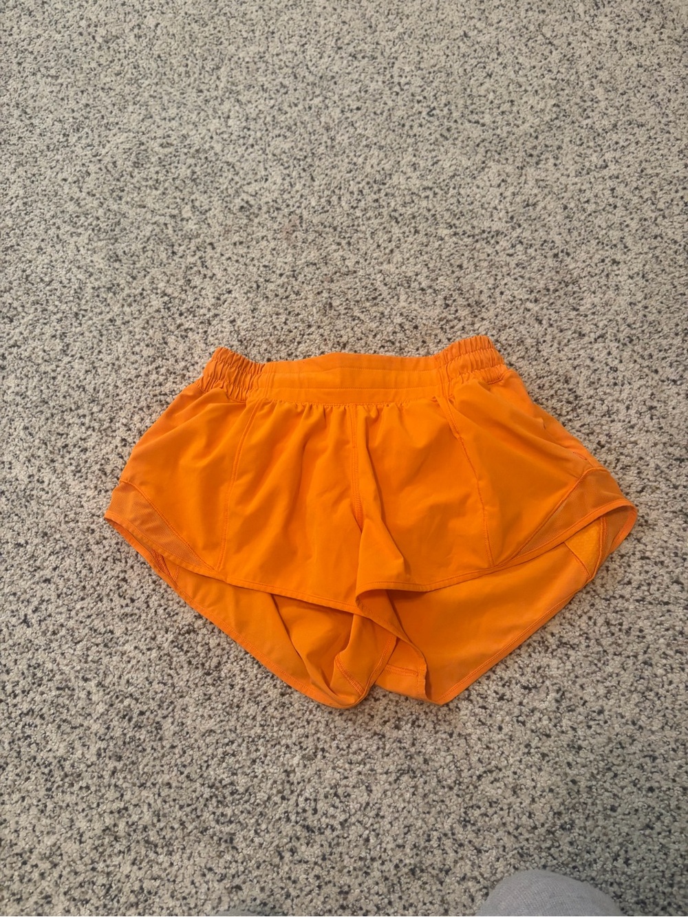 Lululemon Orange Hotty hot shorts 2.5 low rise